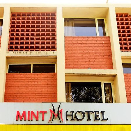Mint Hotel Chandigarh Chandīgarh Exterior foto