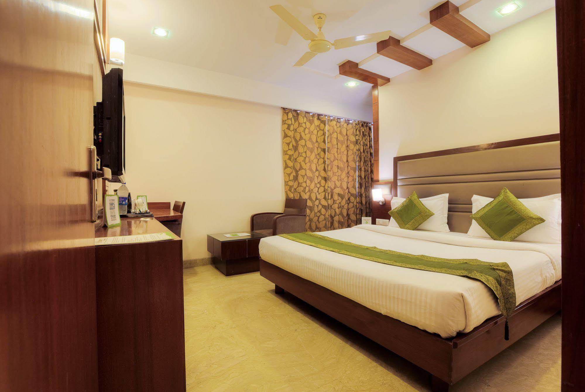 Mint Hotel Chandigarh Chandīgarh Exterior foto