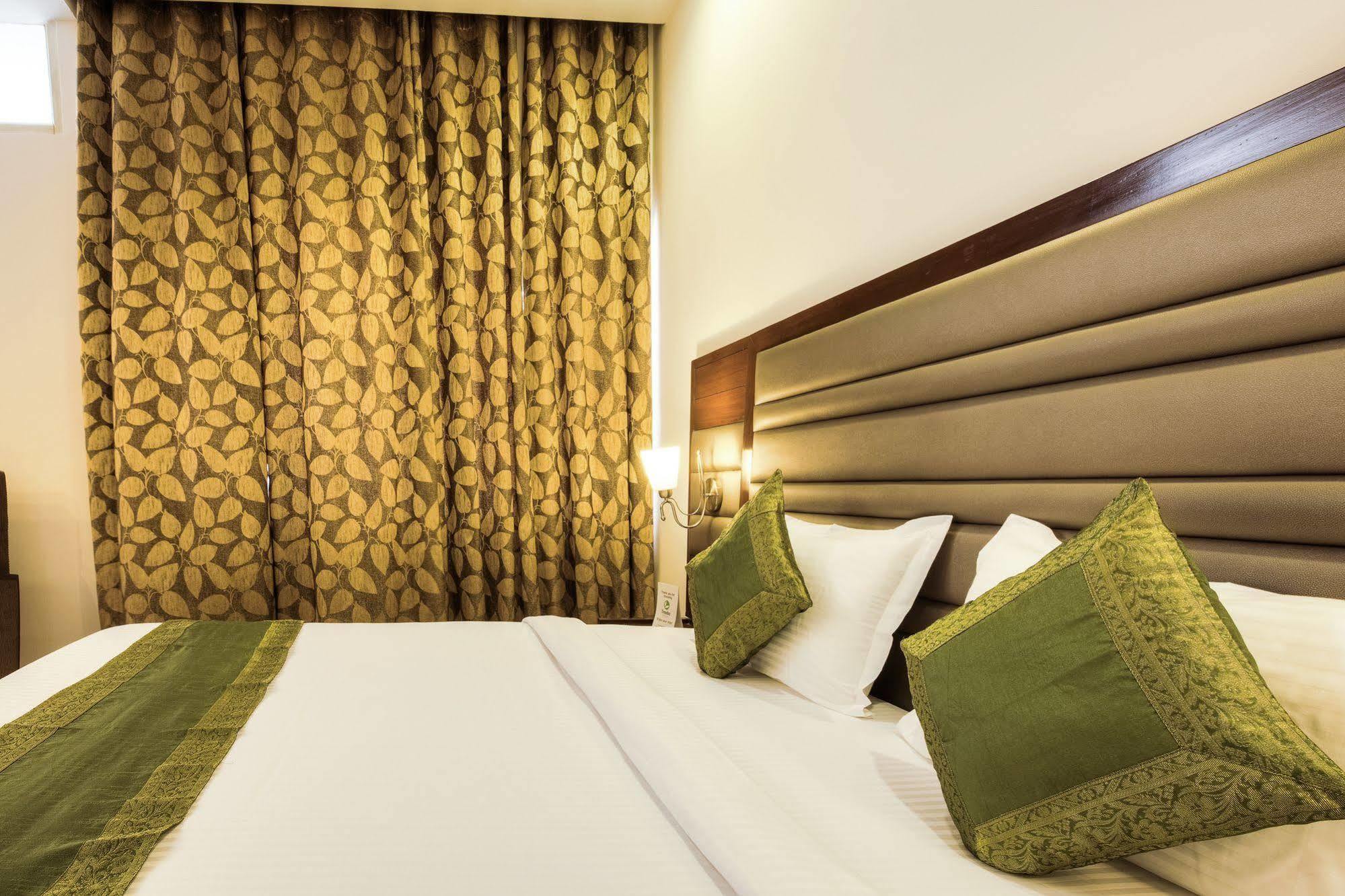 Mint Hotel Chandigarh Chandīgarh Exterior foto