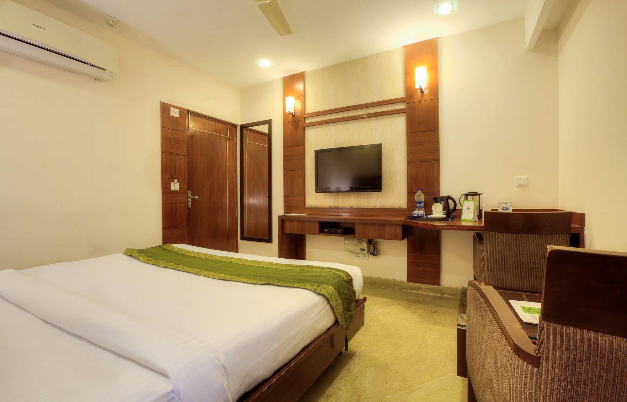 Mint Hotel Chandigarh Chandīgarh Exterior foto