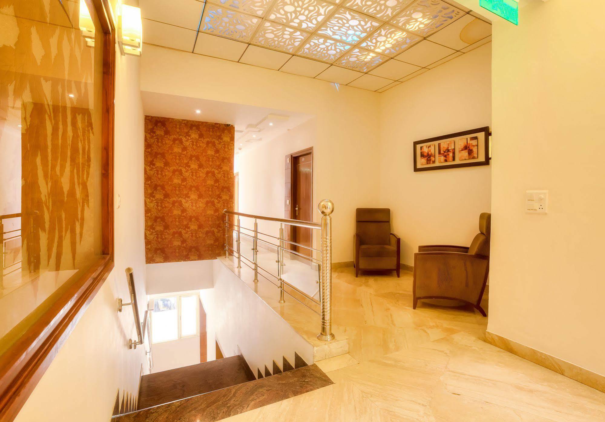 Mint Hotel Chandigarh Chandīgarh Exterior foto